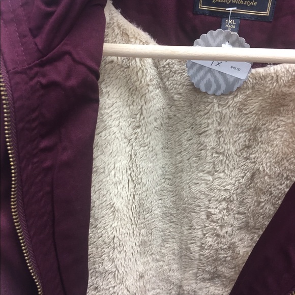 Plus size vest in mulberry - Picture 3 of 3